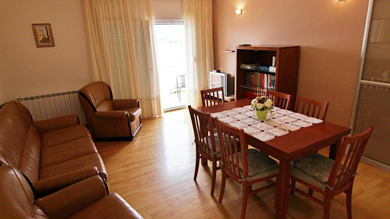 Apartment Ora Omiš Dış mekan fotoğraf